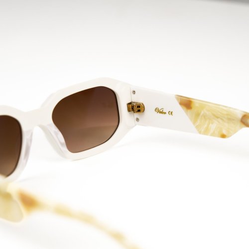 VALOR/A0821/WHITE