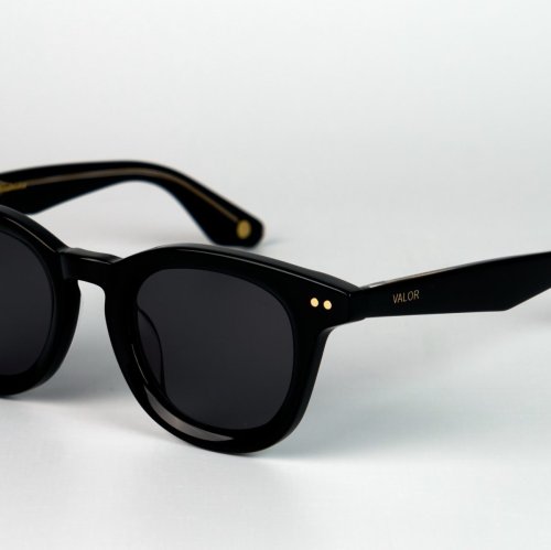 E1122/BLACK