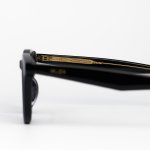 E1122/BLACK